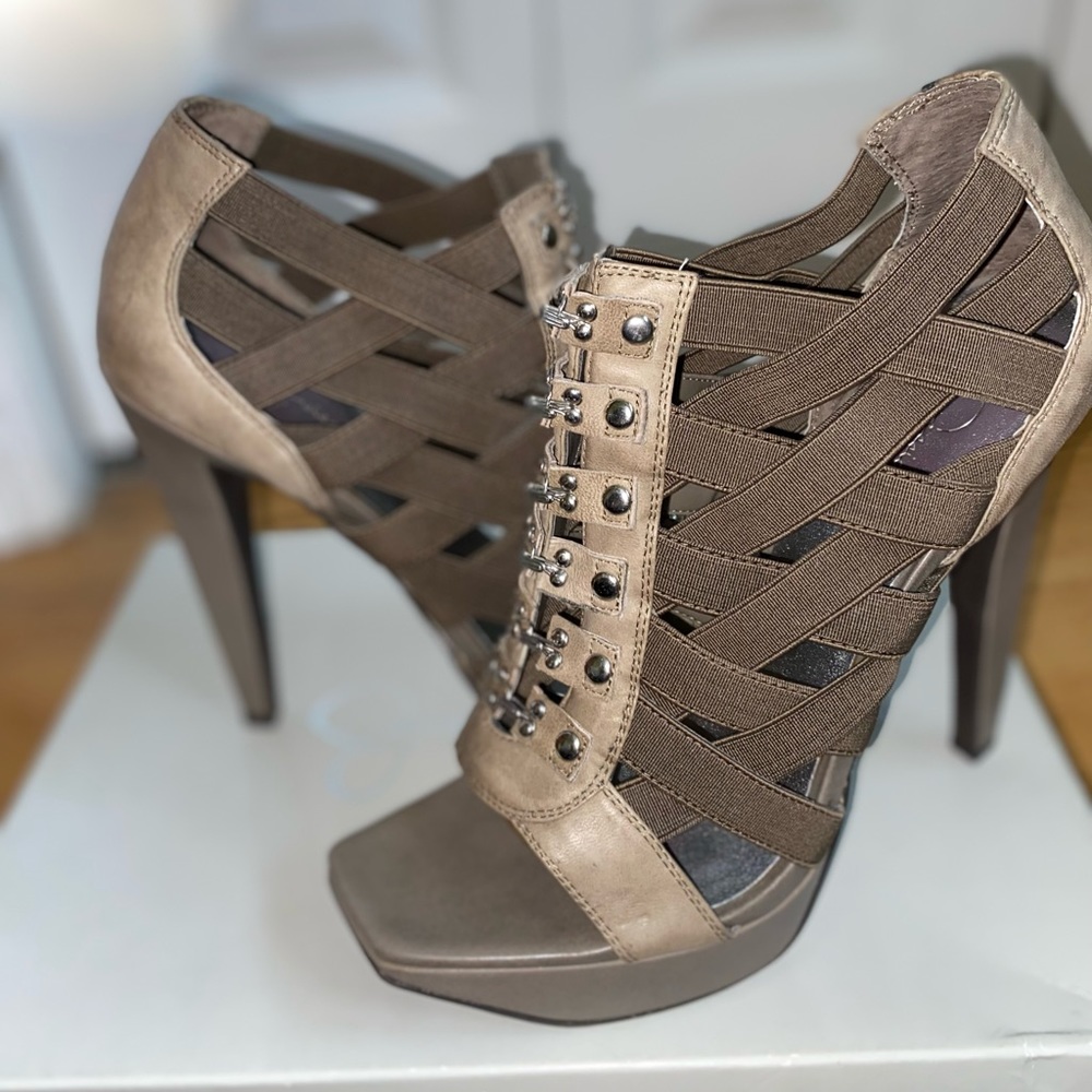 Jessica Simpson Grey/Brown Heels